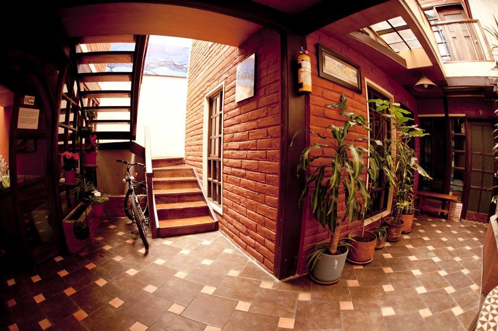 Casa Del Arupo Hostel Quito Exterior foto